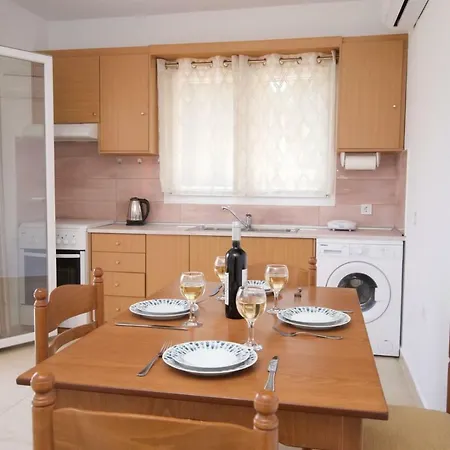 Lagoon View - Orange Daire *