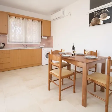 Lagoon View - Orange Daire